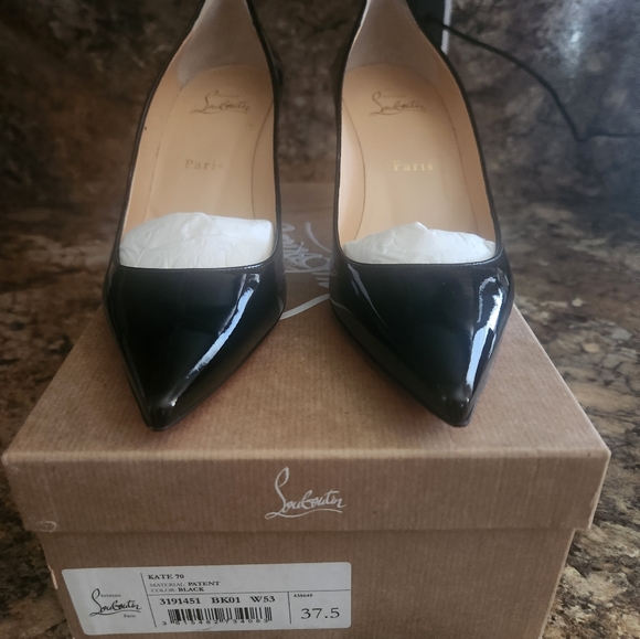 Heels - Picture 2 of 3